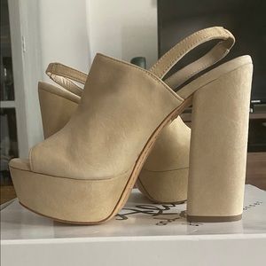 Alice and Olivia suede pumps